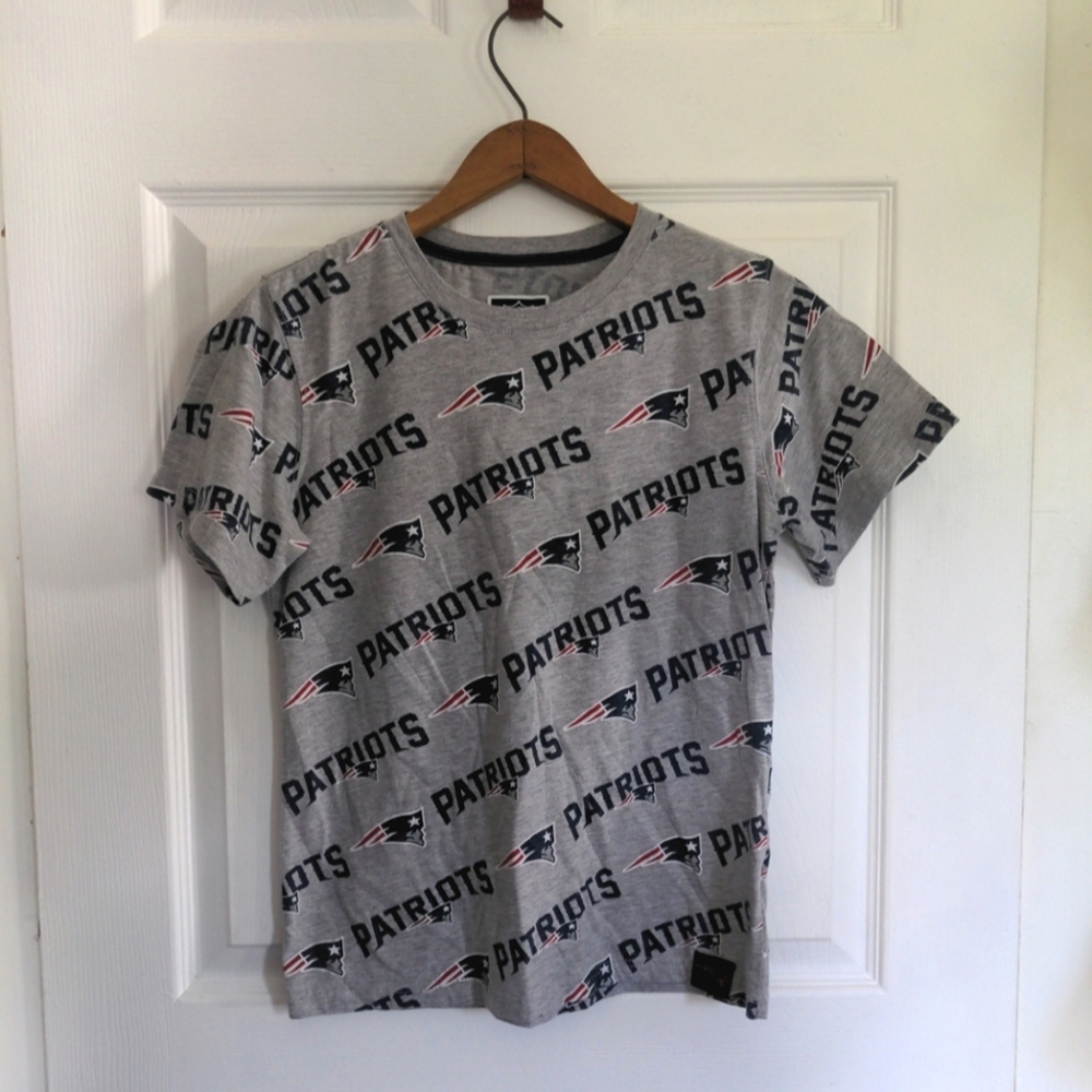 Kids Gray New England Patriots Graphic T-Shirt NFL Team Apparel Large